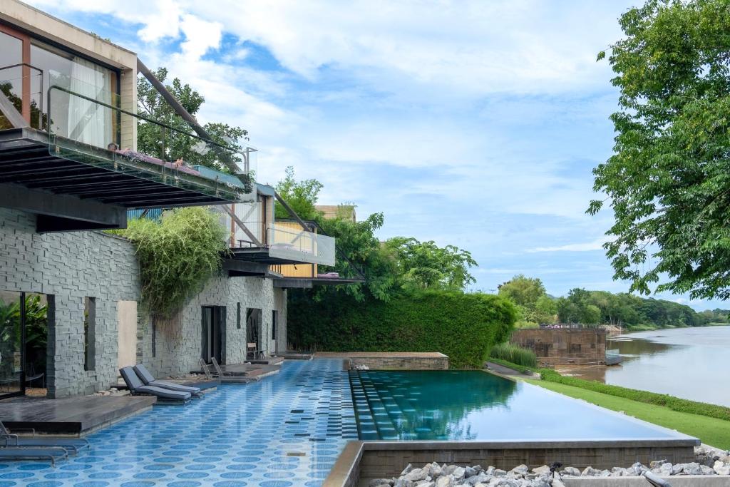 The Xcape River Kwai - 1