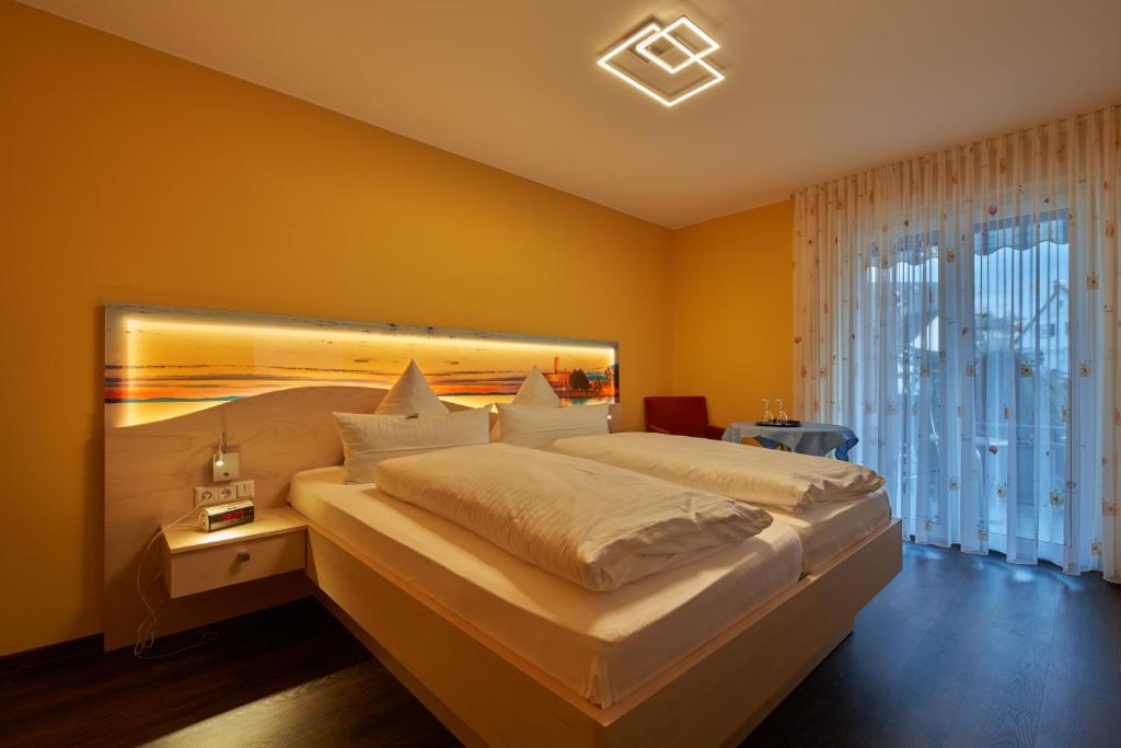 Hotel Meschenmoser - Double Room With Balcony
