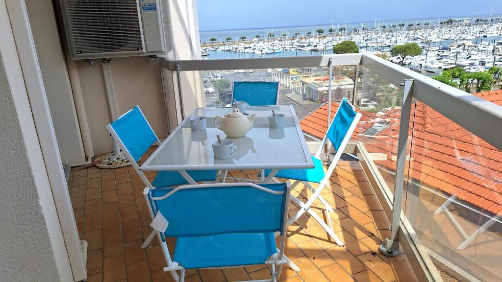Vaste appartement avec vue sur le port de plaisance