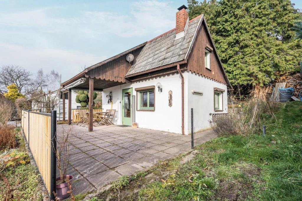 Το κτήριο όπου στεγάζεται  η παραθεριστική κατοικία