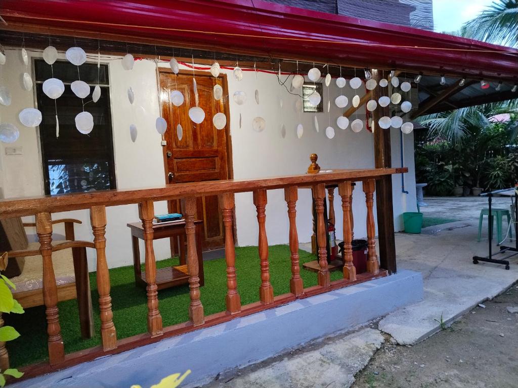 Un balcon sau o terasă la Ziah's Guest House