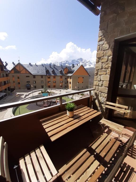 En generel udsigt til bjerge eller udsigt til bjerge taget fra lejligheden