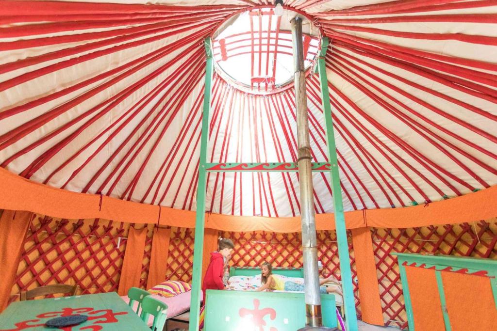 Φωτογραφία από το άλμπουμ του Yourte Dans La Forêt σε Lalley