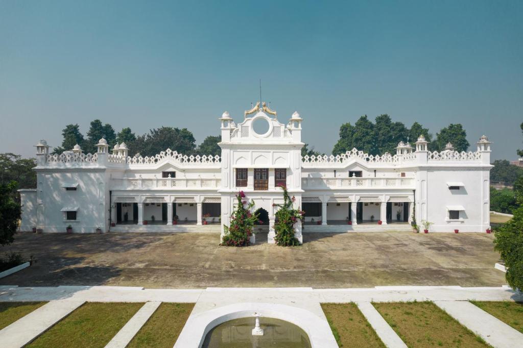 El edificio en el que está la villa