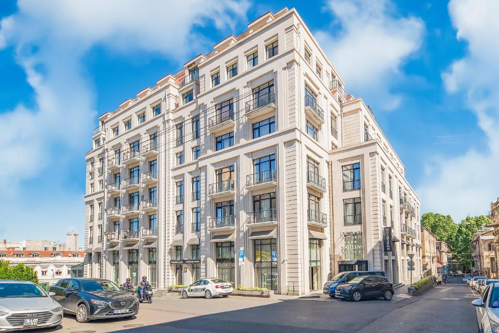 Το κτήριο όπου στεγάζεται  το ξενοδοχείο διαμερισμάτων