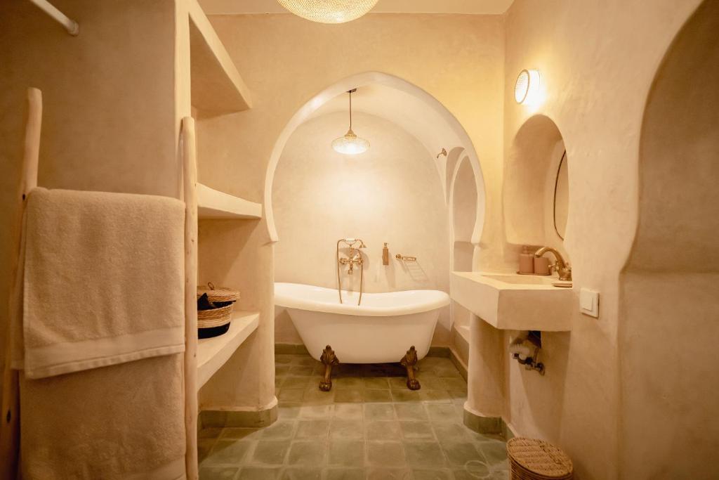 Riad KECH LeS ESSENTIELS — photo 3