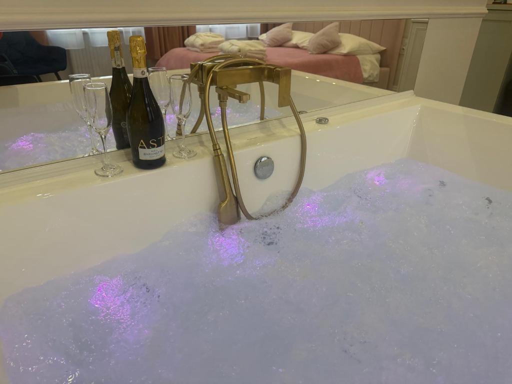 Apartament z Jacuzzi Kraków GLAMOUR Starowiślna - Apartment Mit 1 Schlafzimmer