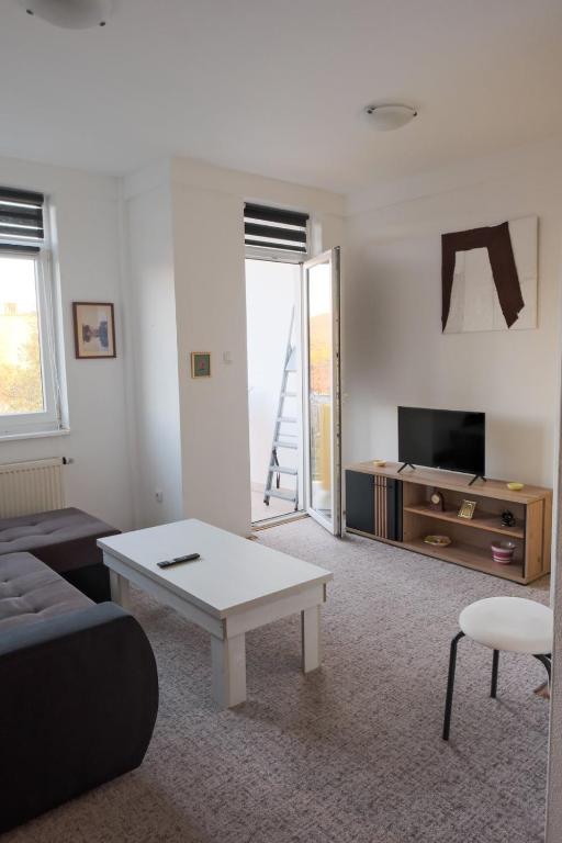 Μια τηλεόραση ή/και κέντρο ψυχαγωγίας στο Banja Luka Lux