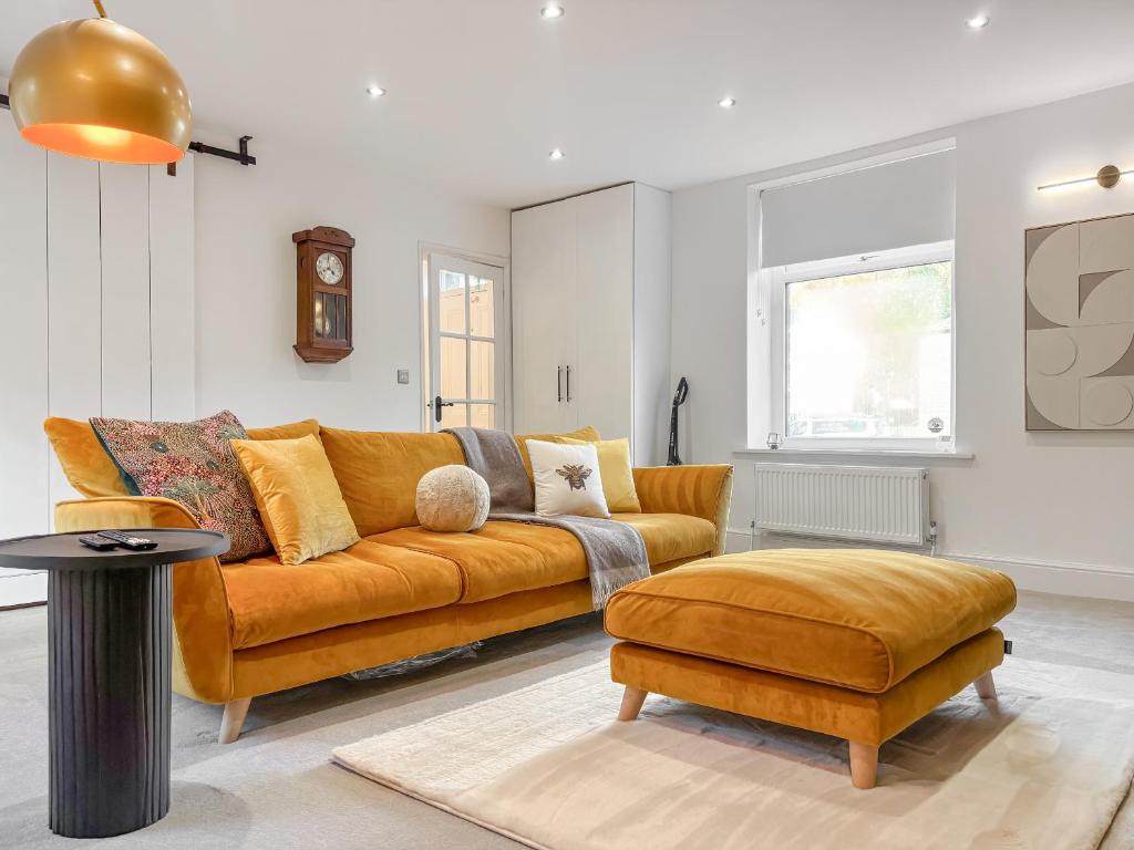 Et opholdsområde på Golden Goose Cottage - Ukc7087