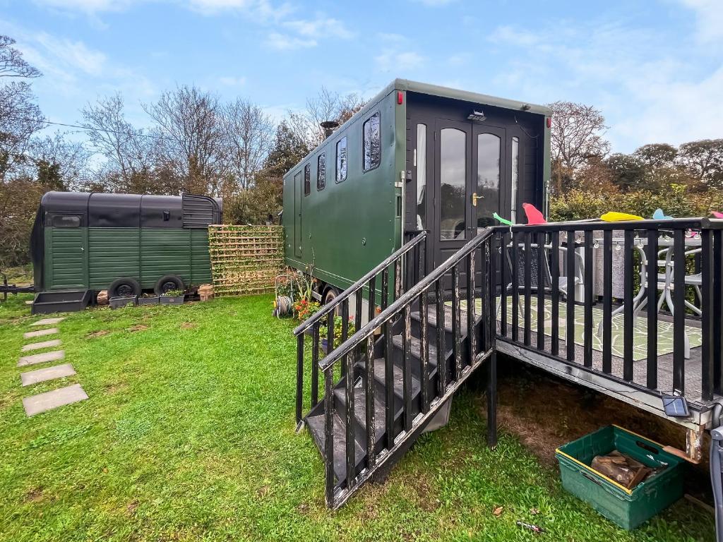 Zahrada ubytování Tilley's Glamping - The Carriage Lorry