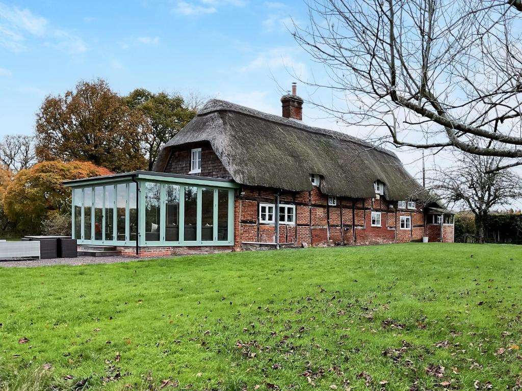 Το κτήριο όπου στεγάζεται  η παραθεριστική κατοικία