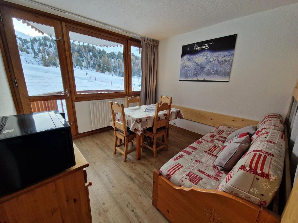 Studio lumineux 4 pers, accès direct pistes, balcon sud