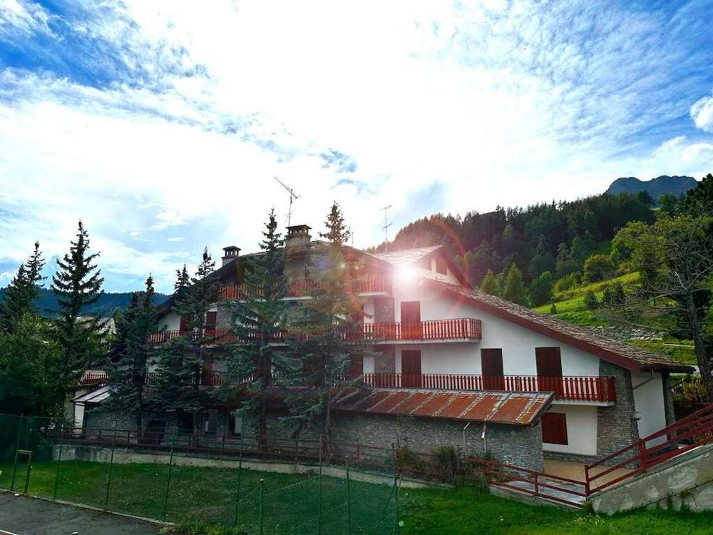 Hotel Chalet du Soleil - Housity