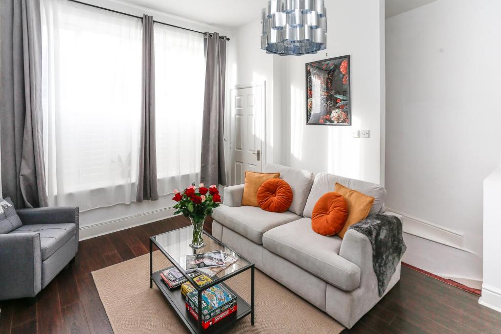 Χώρος καθιστικού στο Rialto luxury apartments Bath !