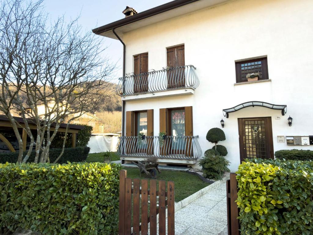 Tòa nhà nơi căn hộ tọa lạc