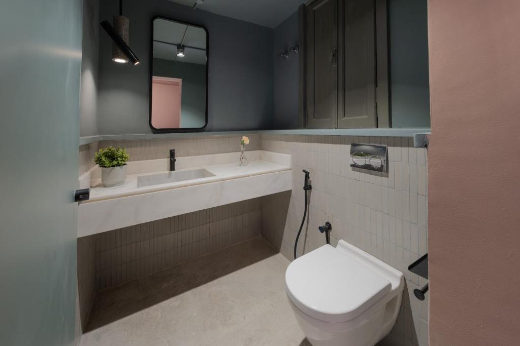 grey l studio apartments Corniche Alexandria - 5