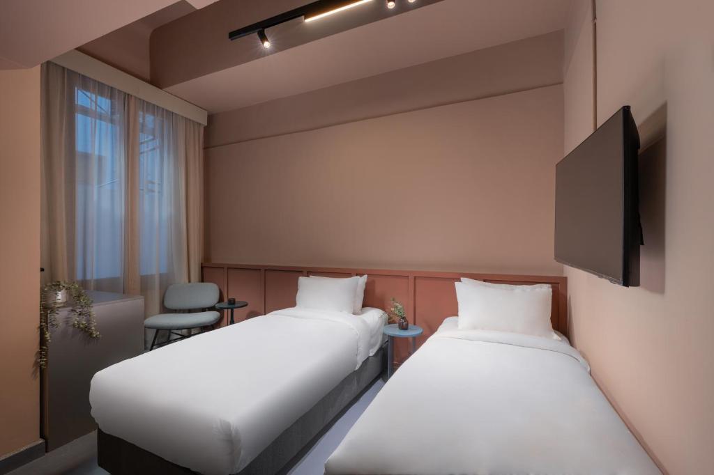 grey l studio apartments Corniche Alexandria - 2