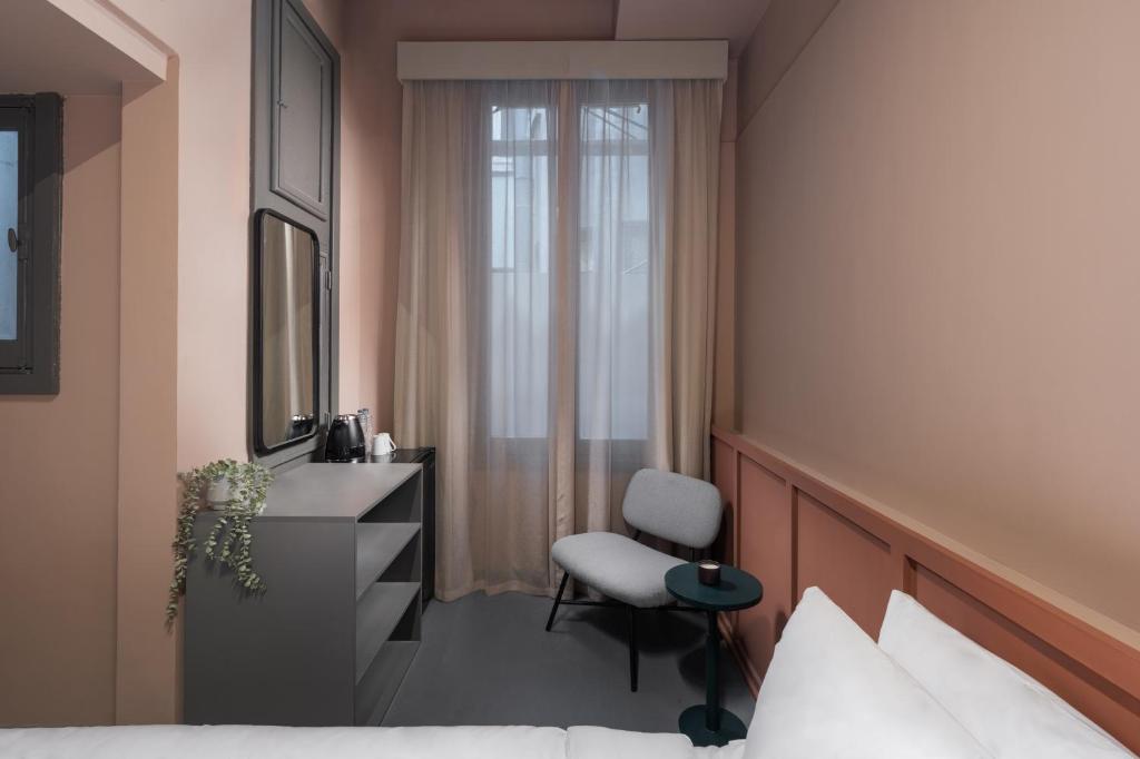 grey l studio apartments Corniche Alexandria - 1