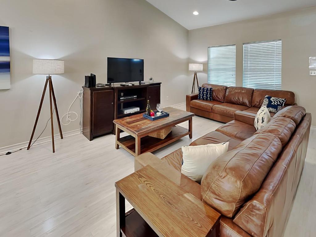 Телевизор и/или развлекательный центр в Beach Bunker