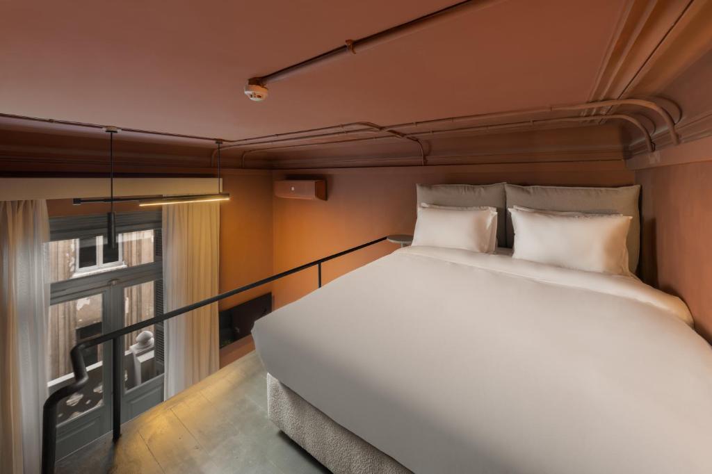 grey l studio apartments Corniche Alexandria - 6