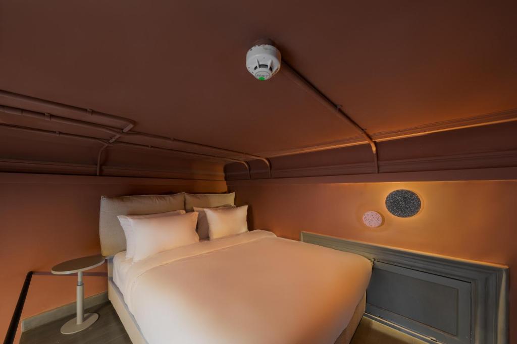 grey l studio apartments Corniche Alexandria - 11