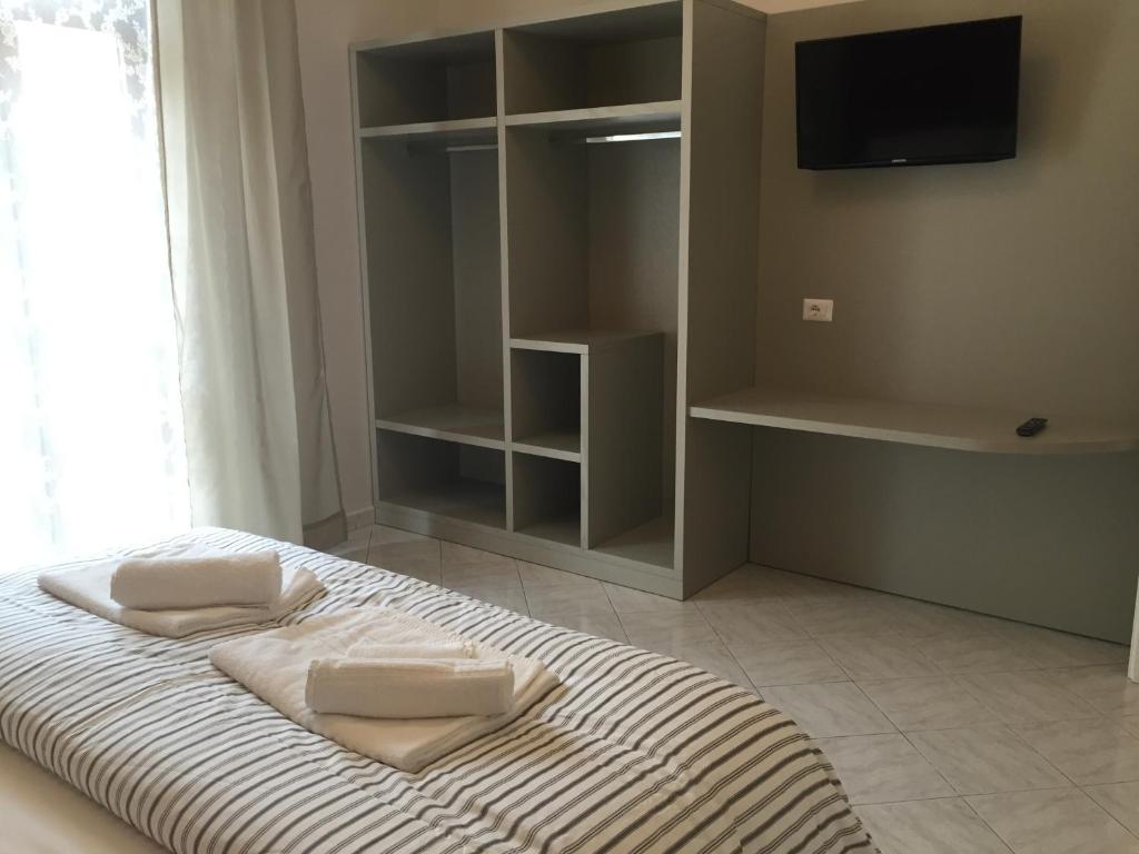 TV a/nebo společenská místnost v ubytování Sant'Oronzo B&B