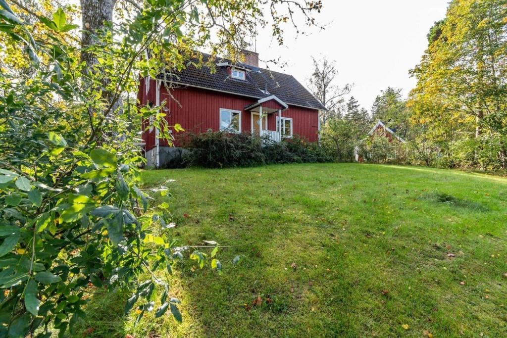 Vườn quanh KAL871-Fagelsfors-Adalsvaegen-3