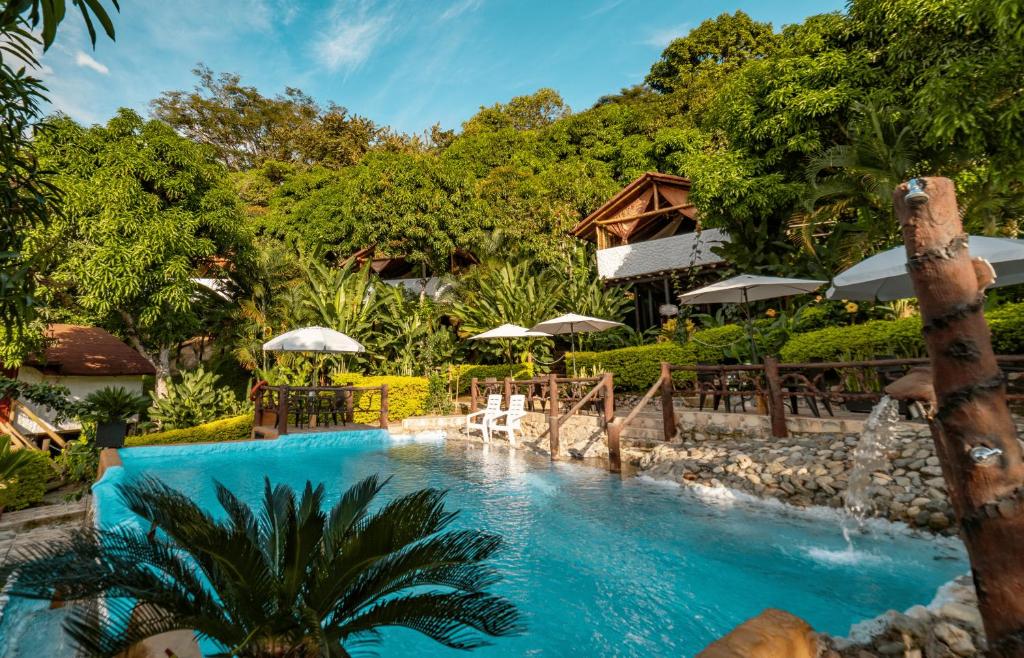 Hồ bơi trong/gần Glamping Mirador Santa Fe-Sopetran