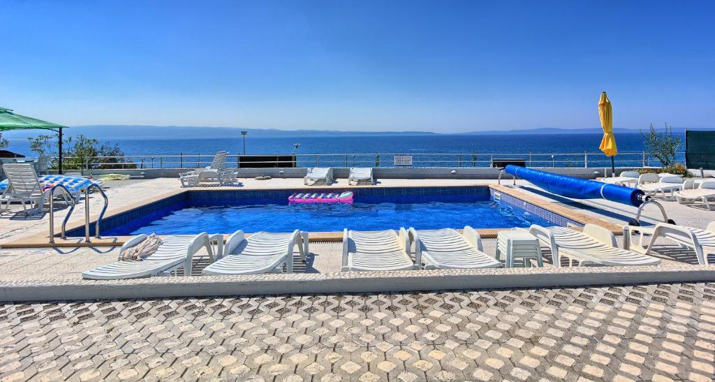 Bazén v ubytovaní Seaside Apartments alebo v jeho blízkosti