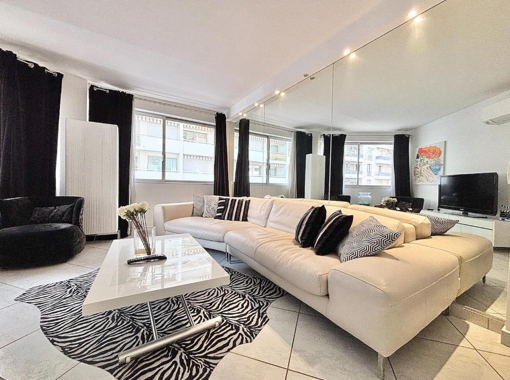 Cannes Two bedrooms and Two bathrooms - 20LM