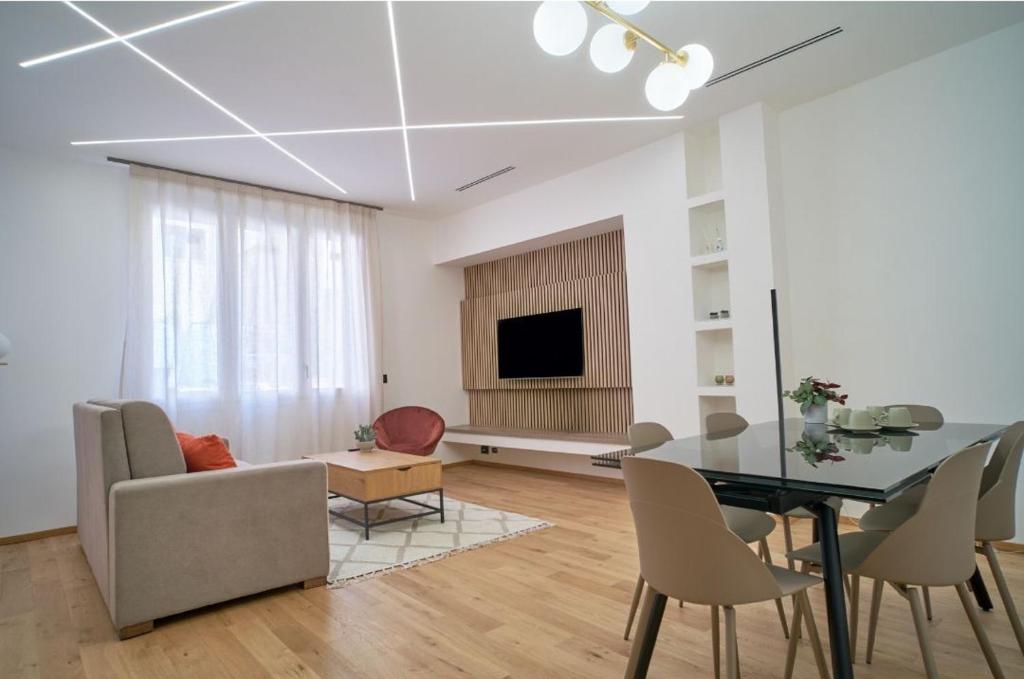 Μια τηλεόραση ή/και κέντρο ψυχαγωγίας στο Eschilo - Cairoli Apartments