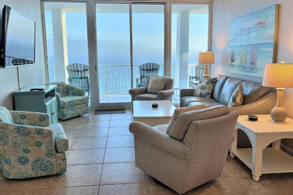 Χώρος καθιστικού στο Island Tower 2002