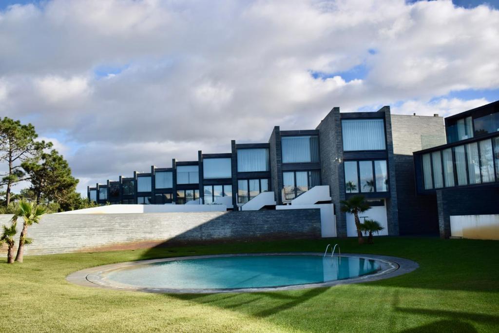 Bazén v ubytování Casa da Margarida nebo v jeho okolí