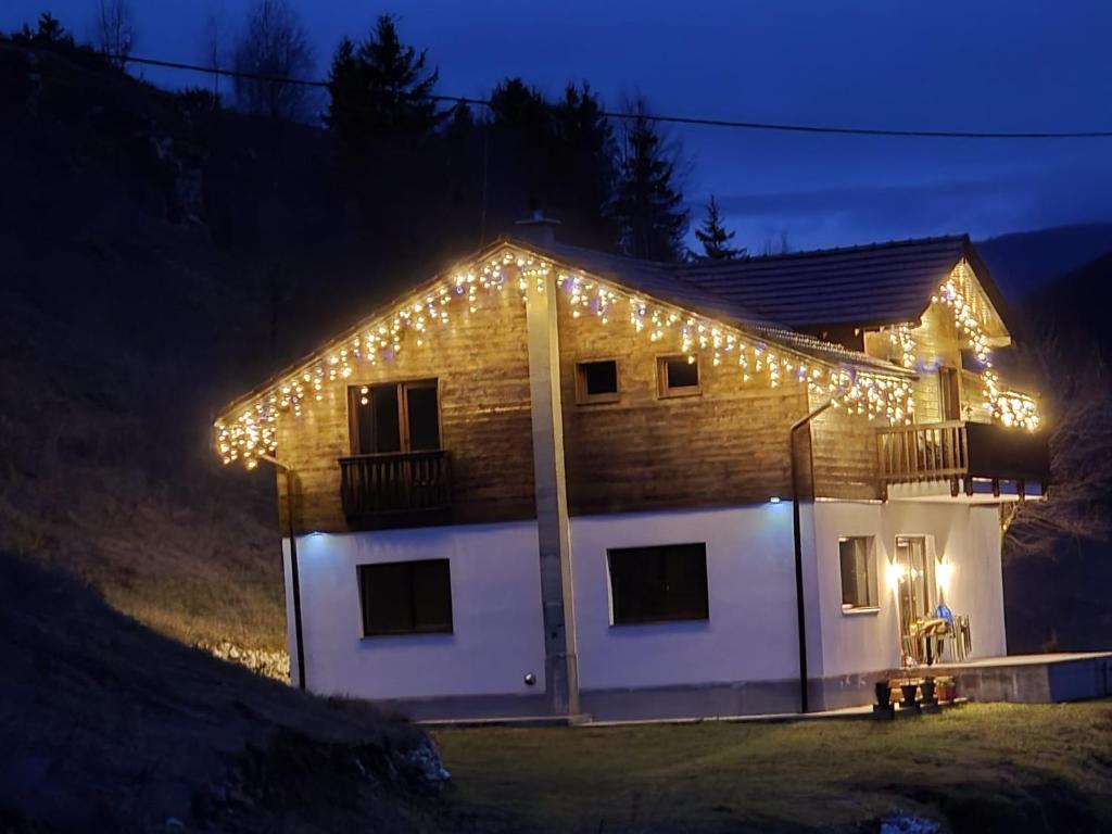 Budova, kde se prázdninový dům nachází