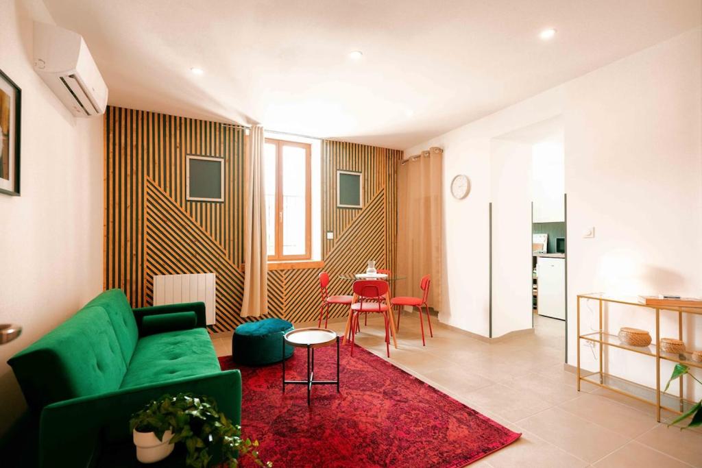 Χώρος καθιστικού στο Magnifique 2 pièces en plein centre avec parking