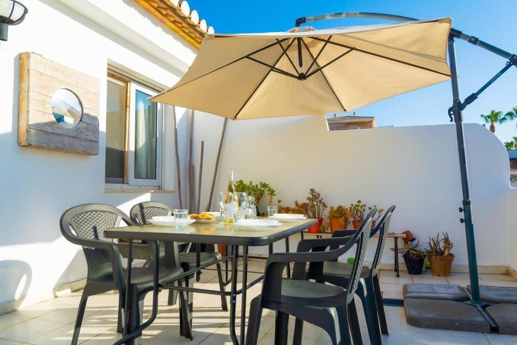 Gran terraza • A/C a 1 min de la playa • Acogedor