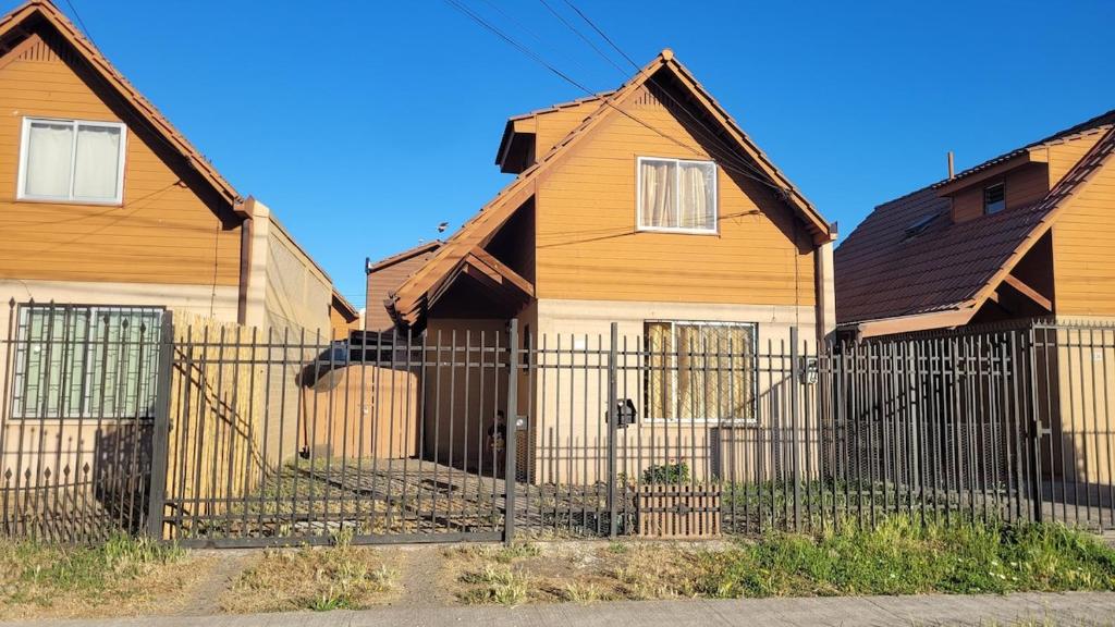 Το κτήριο όπου στεγάζεται  η παραθεριστική κατοικία