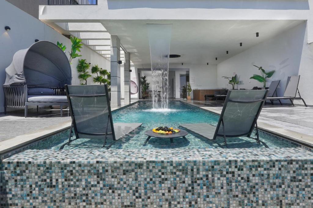 Swimmingpoolen hos eller tæt på וילה סירקל - Villa Circle