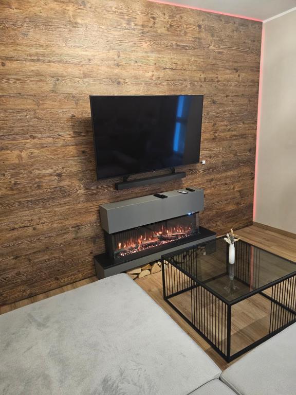 TV a/nebo společenská místnost v ubytování Abbey View Suites