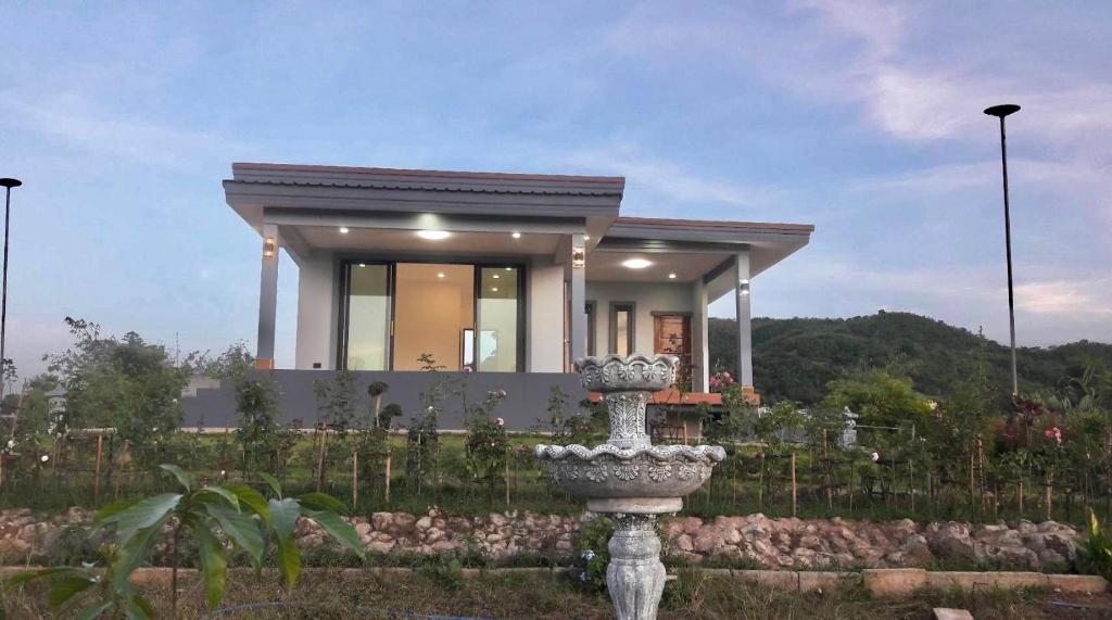 Το κτήριο όπου στεγάζεται  η βίλα