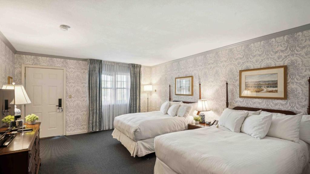 Avon Old Farms Hotel - 