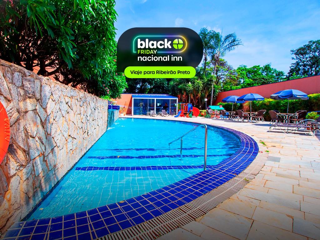 Πισίνα στο ή κοντά στο Hotel Golden Park Ribeirão Preto by Nacional Inn