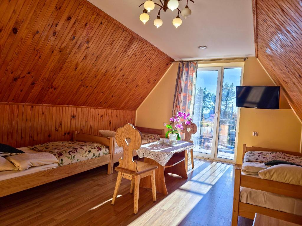 U Zosi - Family Room