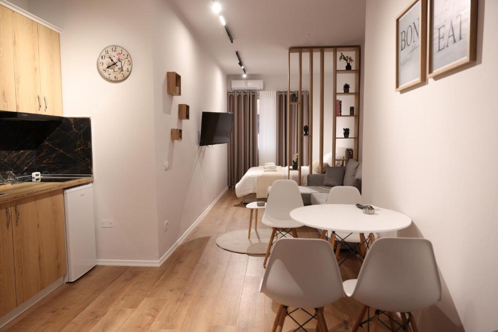 Μια τηλεόραση ή/και κέντρο ψυχαγωγίας στο Home 3