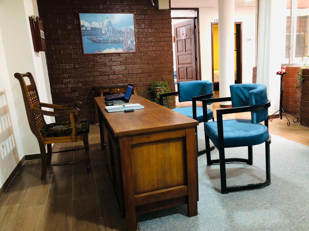 Χώρος καθιστικού στο Urban Colonial