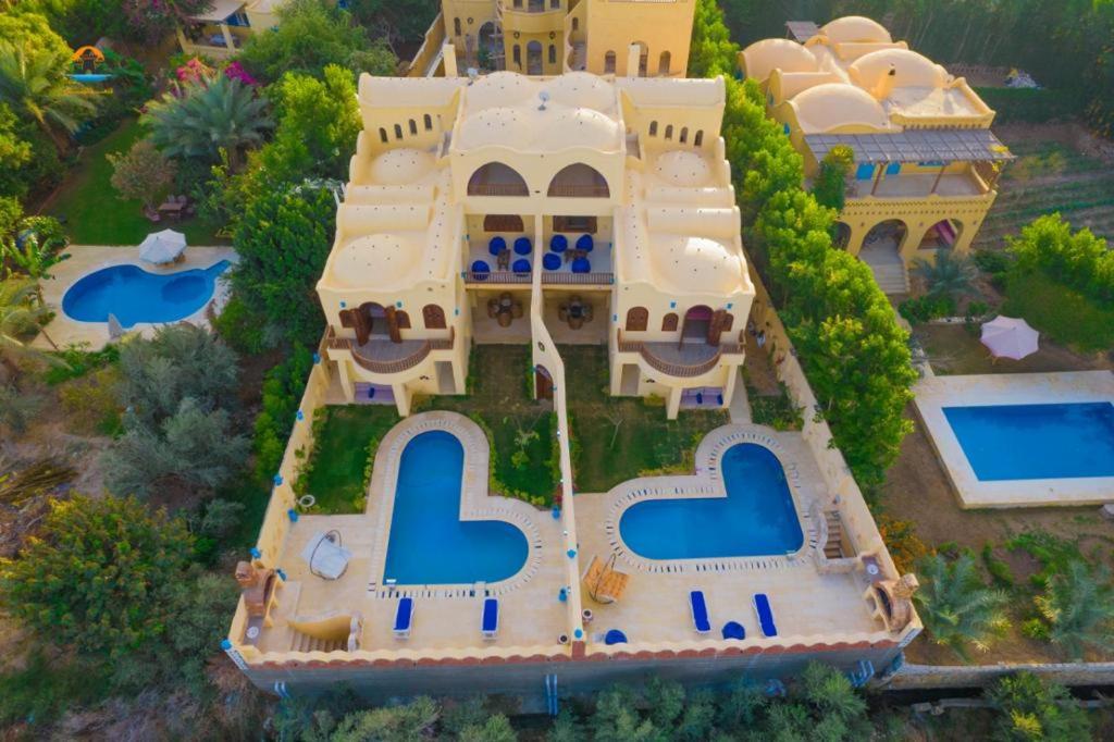 Bazén v ubytování Tunis castle nebo v jeho okolí