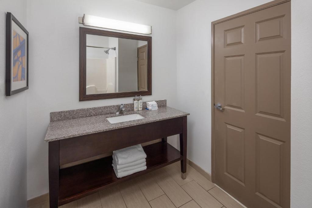Holiday Inn Express Hotel & Suites St. Louis West-O'Fallon by IHG - Habitación Estándar