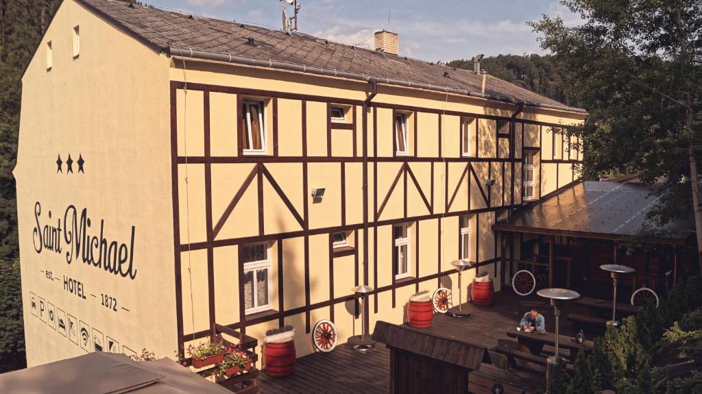 Budova, kde se hotel nachází