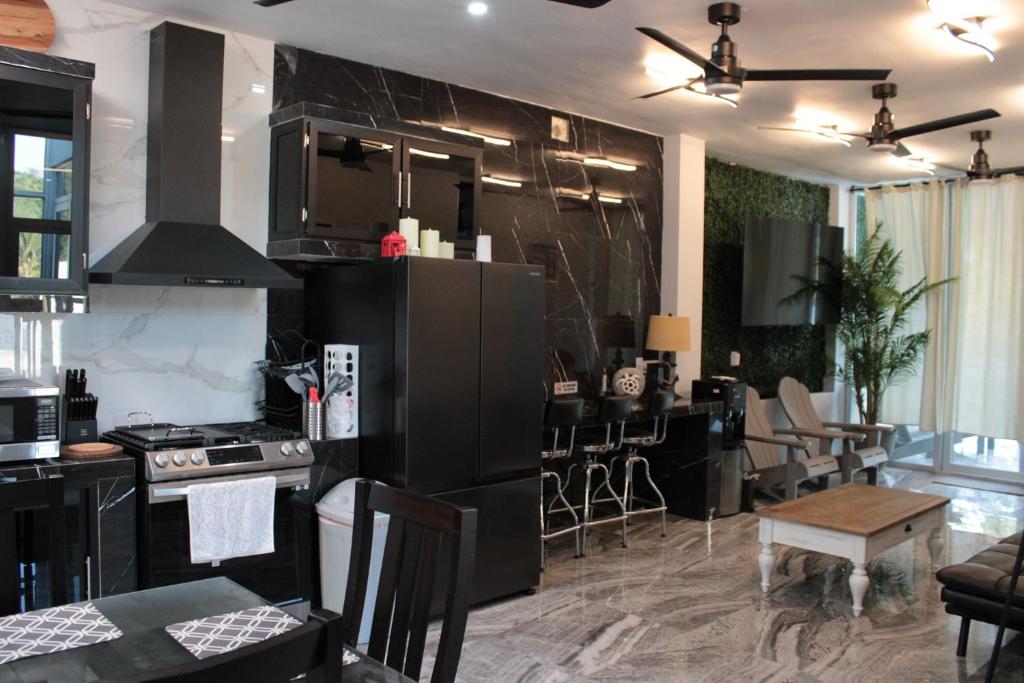 Nhà bếp/bếp nhỏ tại Casa Greengo's Playa Matanchen