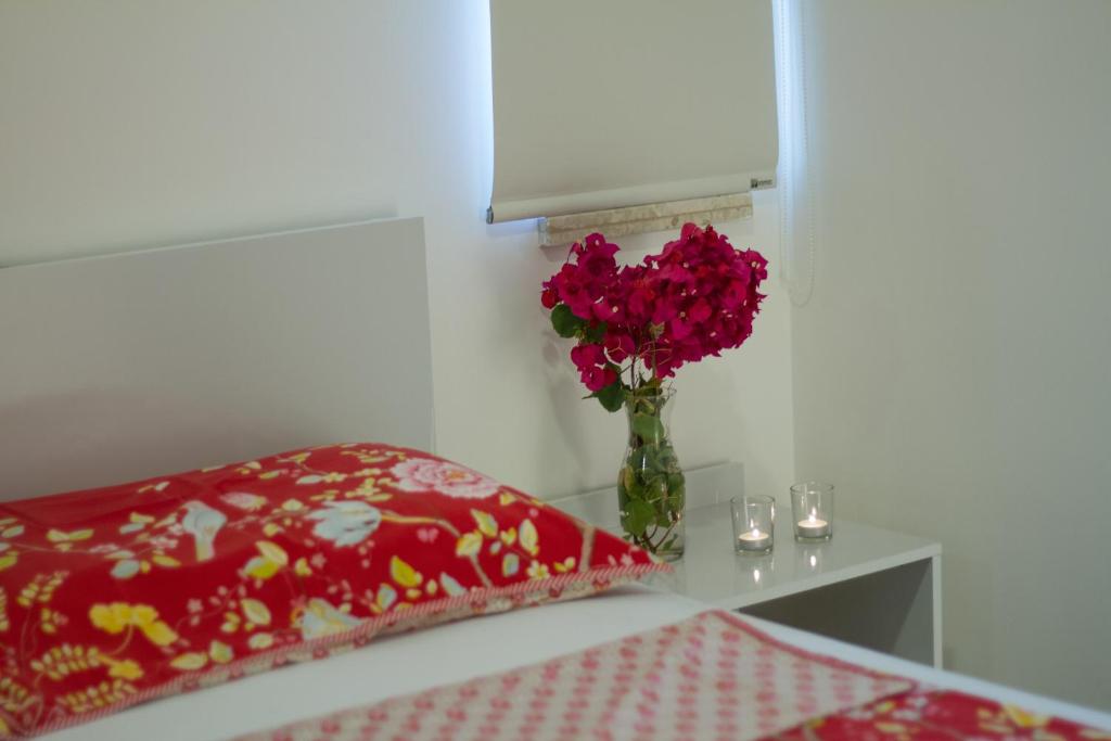  Mirmar Apartments